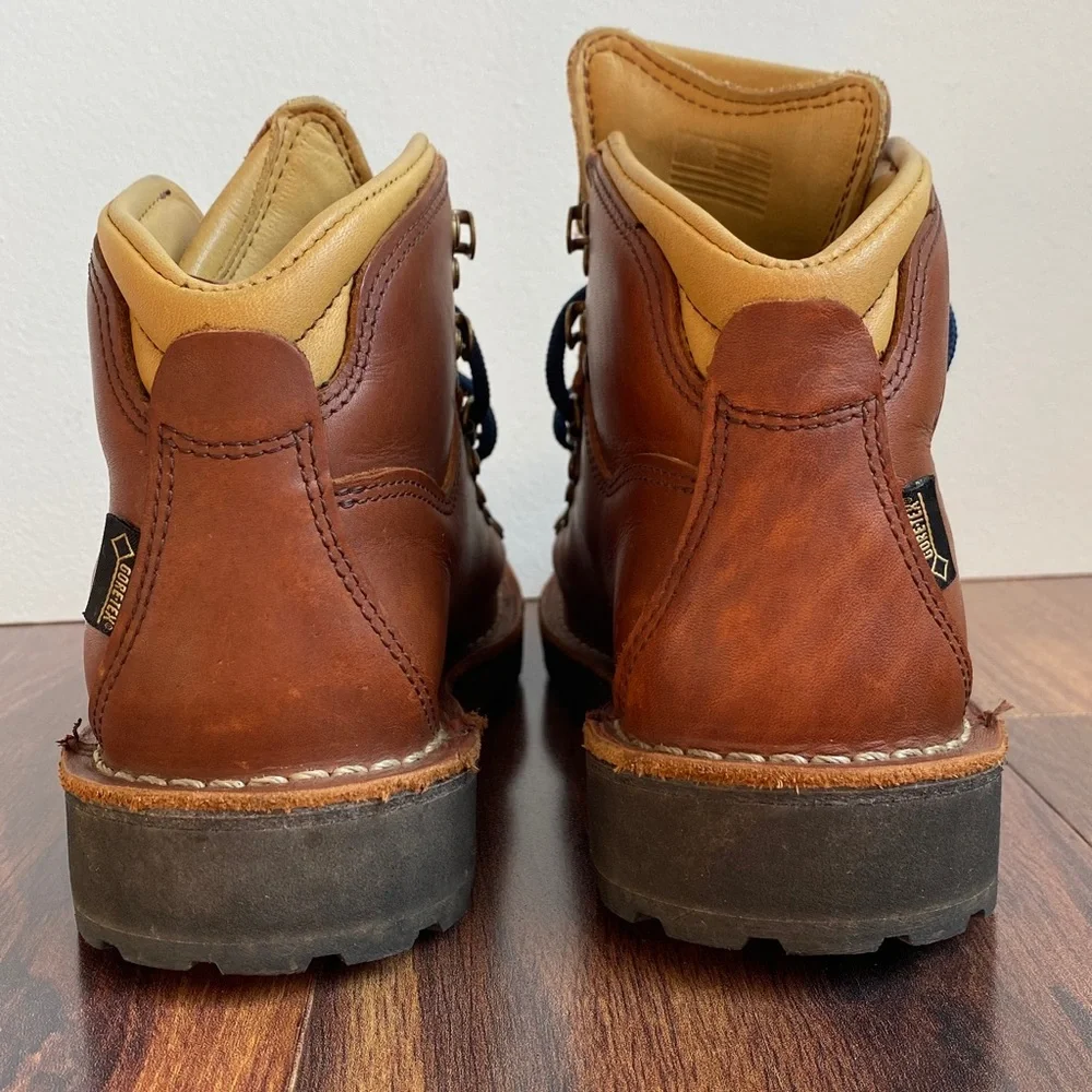 Danner Mountain Pass Cedar Cognac Leather Boots Blue Laces 33277